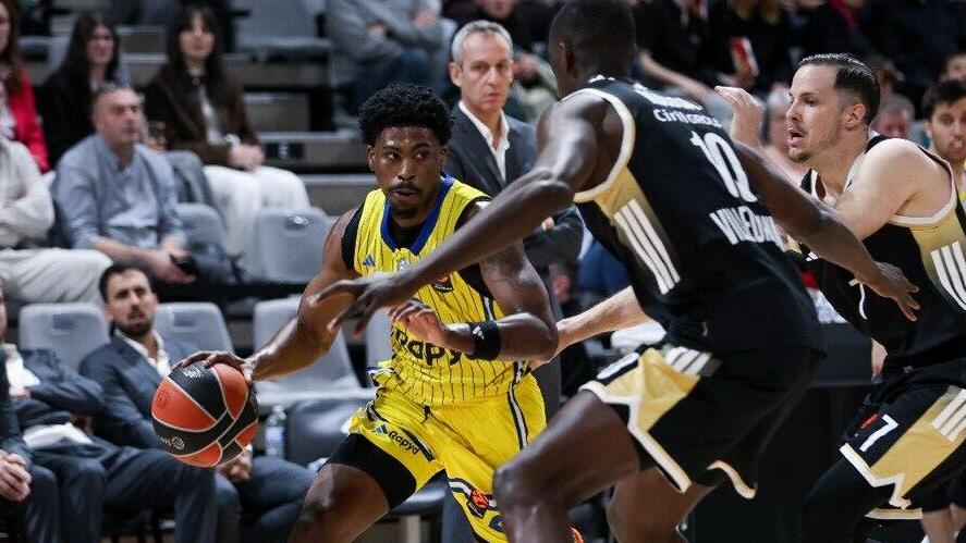 שחקן מכבי ת"א ג'ימי קלארק