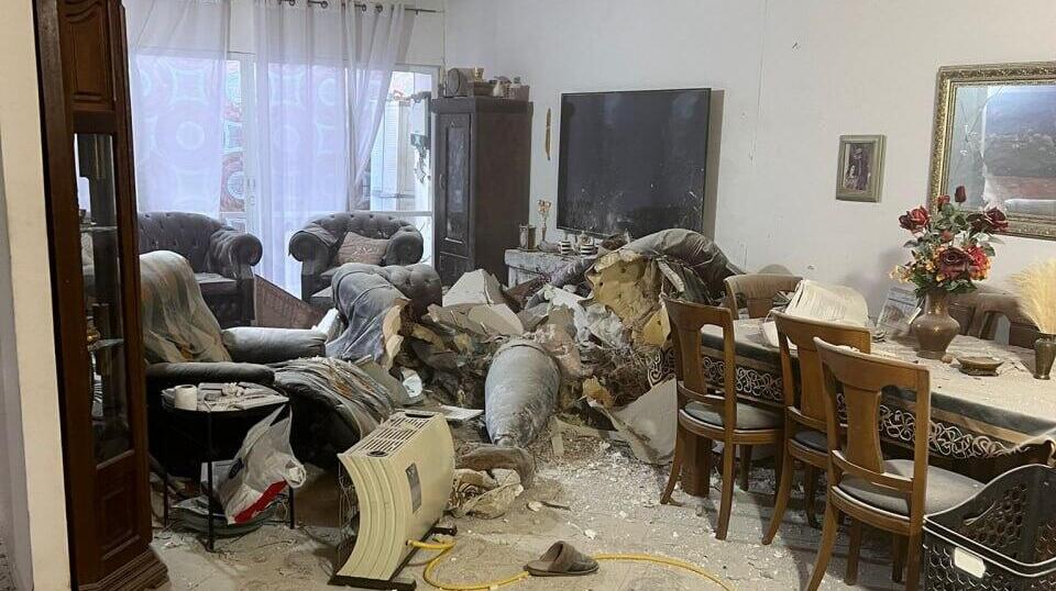 פגיעה בבית ברחובות