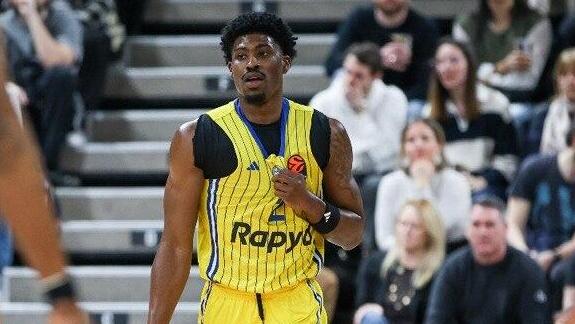 שחקן מכבי ת"א ג'ימי קלארק