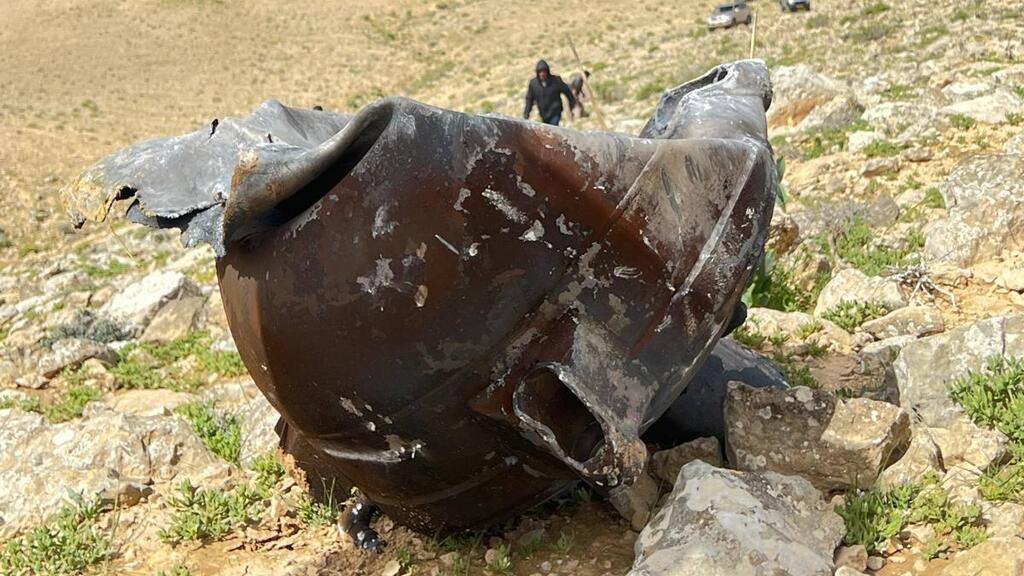 Interception debris found in Yeruham רסיסי יירוט שנפלו בירוחם