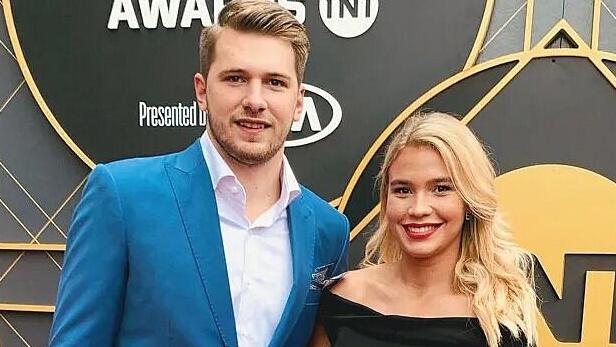 לוקה דונצ'יץ' וחברתו אנאמריה גולטס