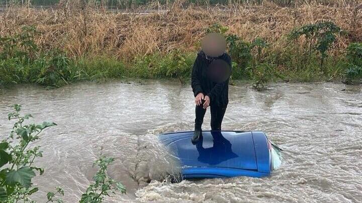 Затопления на севере страны (Фото: службы спасения на севере Израиля ) הצפות במג'ד אל כרום וטמרה