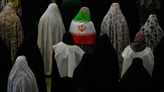 תומכי המשטר ב איראן ב תפילות עיד אל-פיטר ב טהרן