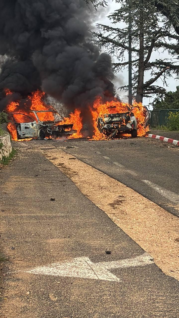 רכבים עולים באש במשגב העם
