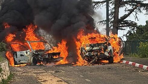 רכבים עולים באש במשגב העם