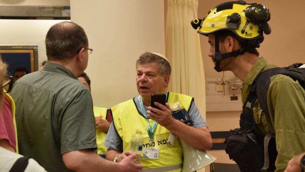 מנהל המיון בבית החולים סורוקה, פרופ' דן שוורצפוקס, ניצח על קליטת הפצועים מערד ומדימונה במתקפת הטילים מאיראן