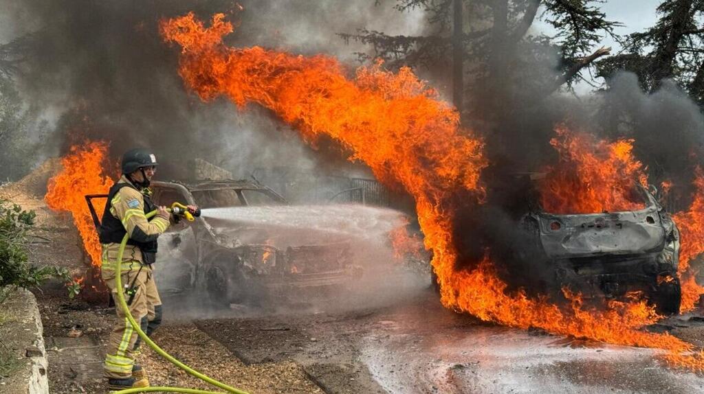 כוחות הכיבוי בזירה