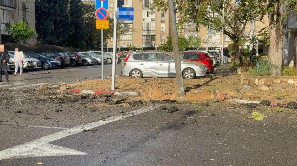בור בכביש באחת הזירות בחולון