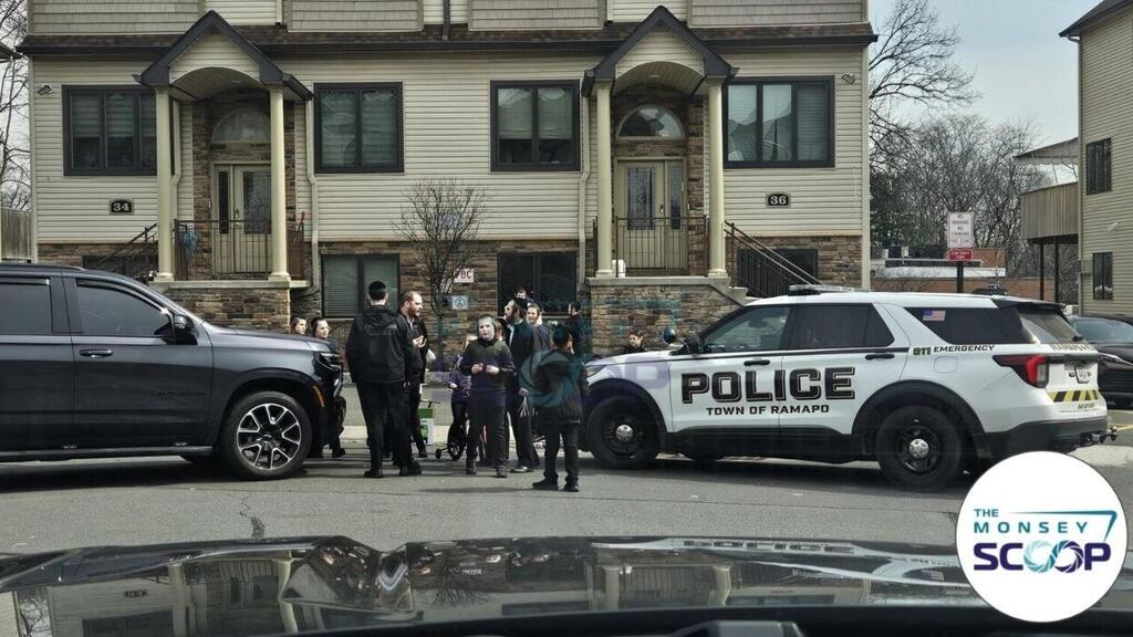 Место происшествия в Монси (Фото: The Monsey Scoop) זירת האירוע