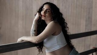 אורין ג'ולי: "הייתי פרובוקטיבית, אהבתי להיות פצצה"