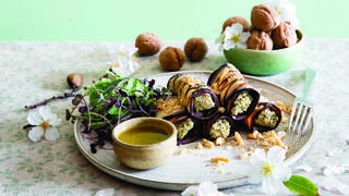  חצילים קלויים במלית טפנד אגוזים