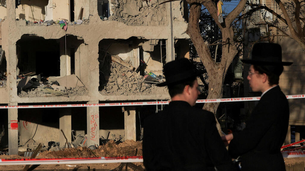 הזירה בערד, הבוקר