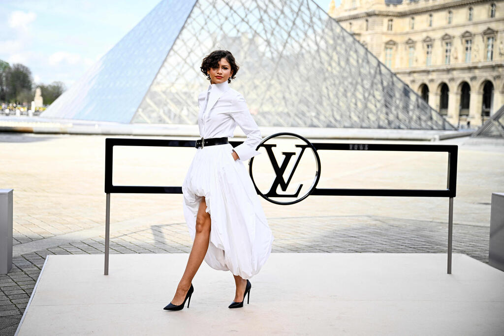 זנדאיה בתצוגת סתיו-חורף 2026-27 של לואי ויטון בפריז