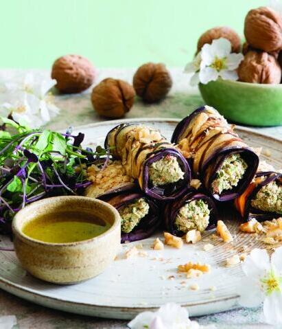  חצילים קלויים במלית טפנד אגוזים