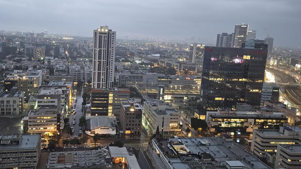 View of Tel Aviv from the window of Gita Rokach's apartment (Photo: Gita Rokach) הנוף של תל אביב הנשקף מהדירה החדשה