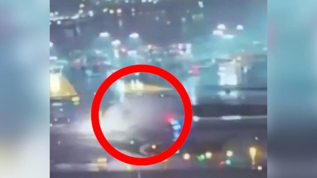 תיעוד: תאונה על מסלול המראה בניו יורק: מטוס התנגש ברכב כיבוי