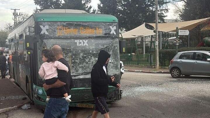 אוטובוס שנפגע בקריית שמונה