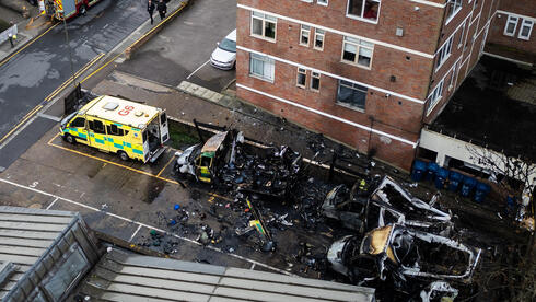 לונדון: הוצתו ארבעה אמבולנסים של ארגון הצלה יהודי