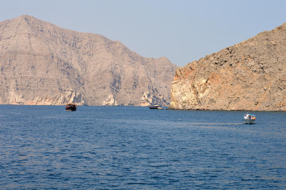 ארכיון ספינות טען ליד מצר הורמוז