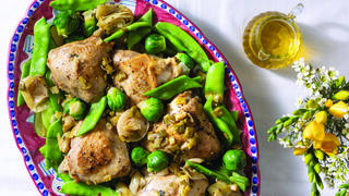 עוף צלוי עם ירקות ירוקים