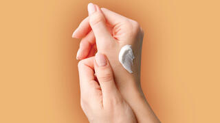 קרם טיפולי לעור