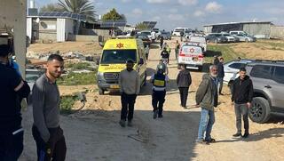 הרופא מסורוקה נפצע קשה - ופונה לסורוקה עם התינוק