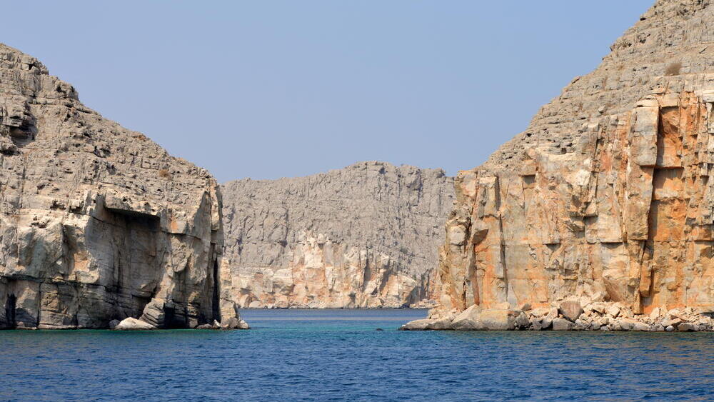 ארכיון ספינות טען ליד מצר הורמוז