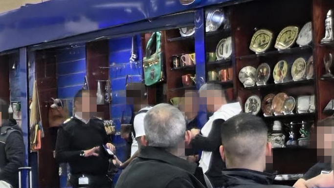 ישראלי נעצר בגלל הנחת התפילין בטאבה