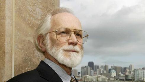 מייקל בישופ חתן פרס נובל סרטן