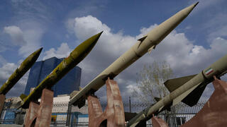 תצוגת טילים בטהרן