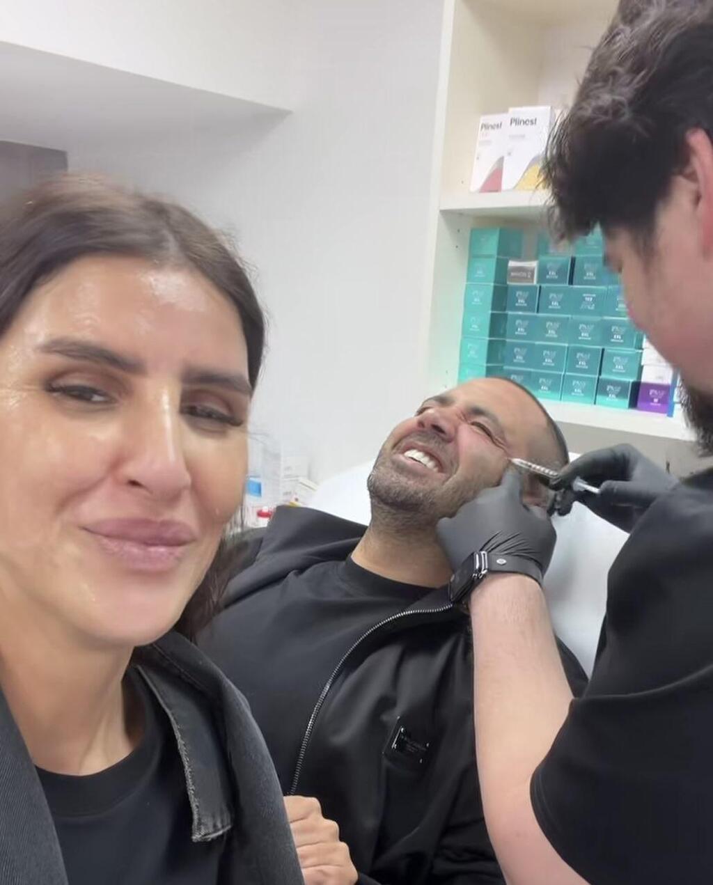 אלי, בעלה של עינב בובליל, בטיפול בוטוקס (צילום מסך: אינסטגרם) עינב בובליל בעלה אלי טיפול בוטוקס