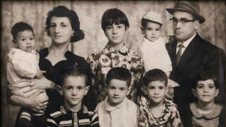 סא"ל שומר בילדותו עם משפחתו באיראן