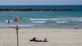 חוף בתל אביב במהלך המלחמה