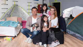 על הספה - משפחת רינגל מרמת גן