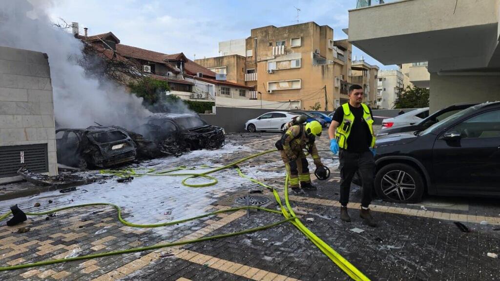 На месте падения ракеты (Фото: оперативная съемка МАДА) נפילה בנהריה