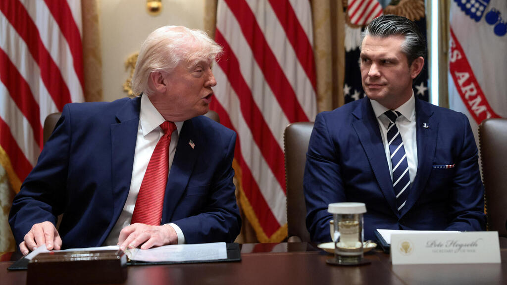 נשיא ארה"ב דונלד טראמפ בישיבת קבינט