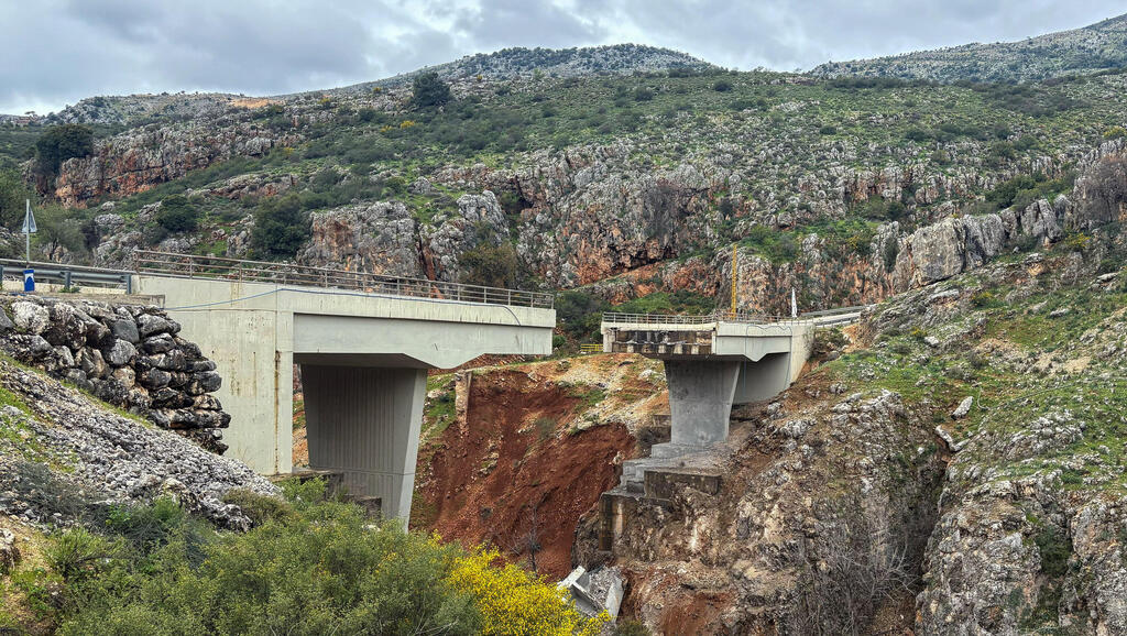גשר שהופצץ בדרום לבנון