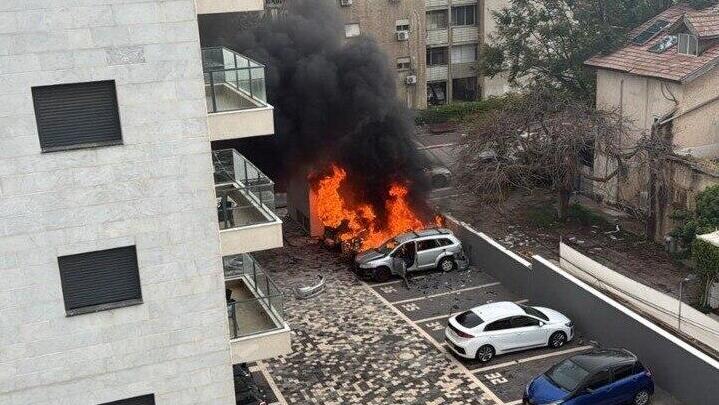 Место падения осколка в Нагарии (Фото в соответствии с параграфом 27א Закона об авторских правах ) נפילה בנהריה