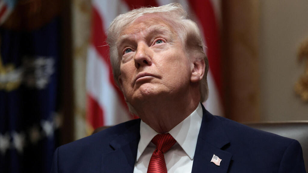 President Trump at his cabinet meeting today; flexible, threatening - and mostly unexpected (Photo: Evelyn Hockstein/Reuters) נשיא ארה"ב דונלד טראמפ בישיבת קבינט