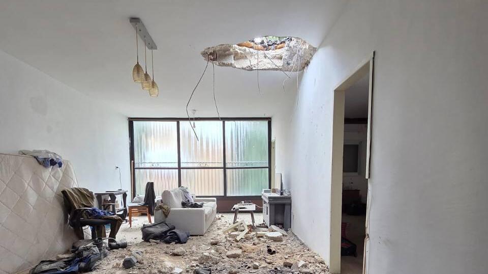 בית שנפגע משבר יירוט בכפר סבא