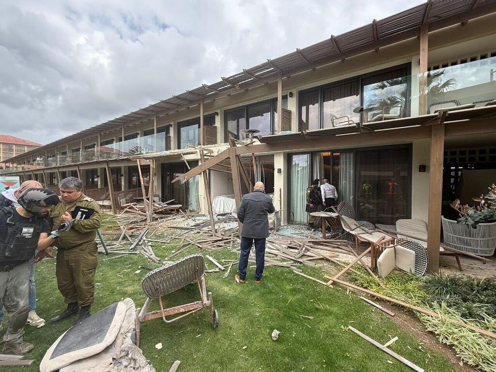 The Dan Accadia Hotel in Herzliyah dammaged by interception fragments after Iranian missile attack (Photo: from social media) הרס בדן אכדיה