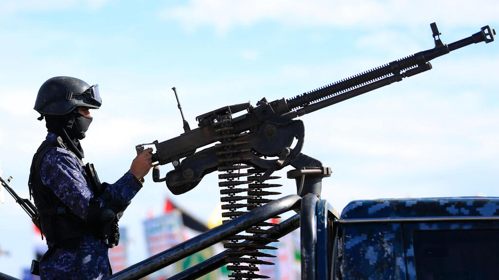 Houthi fighters at a graduation ceremony in Sanaa (Photo: Mohammed Huwais/AFP) צנעא
