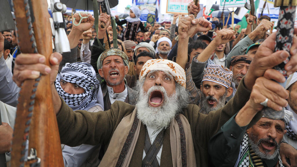 13 במרץ תומכי ה חות'ים ב תימן צנעא ב מפגן תמיכה ב איראן