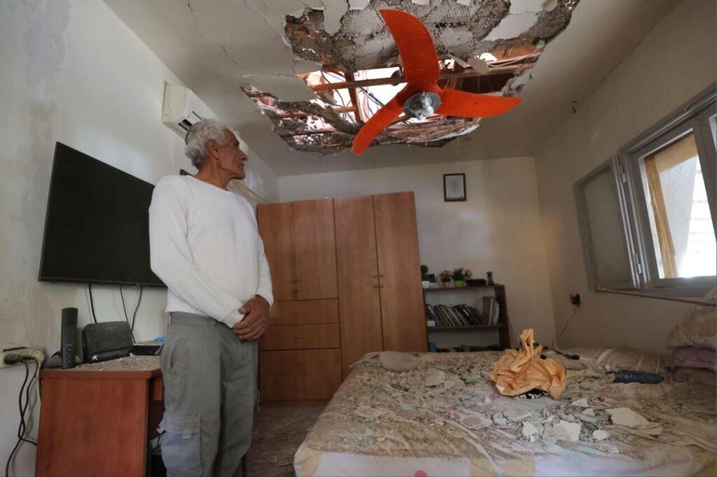 רחמים אקועה, קם ממיטתו רגע לפני נפילת התקרה בעקבות הנפילה באשתאול