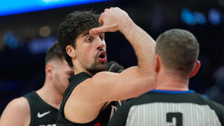 דני אבדיה בשיחה עם השופט