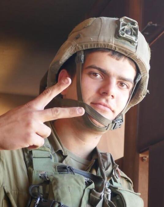 סטניסלב קוסטרב ז"ל, גל הד, יד לבנים