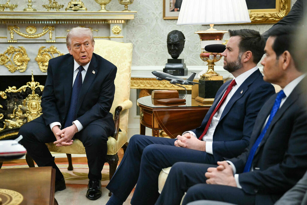 US Secretary of State Marco Rubio and Vice President JD Vance look on as US President Donald Trump speaks during a meeting in the Oval Office (Photo: Andrew Caballero-Reynolds/AFP) US Secretary of State Marco Rubio and Vice President JD Vance look on as US President Donald Trump speaks during a meeting in the Oval Office