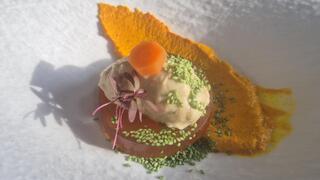 זו לא קציצה, זו הצגה: הגפילטע פיש של האלפיון העליון