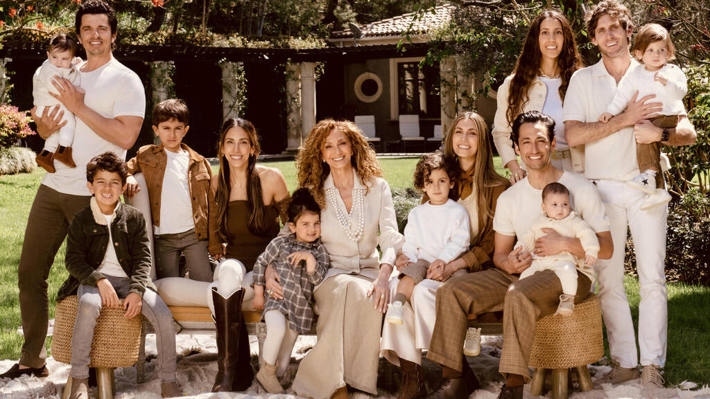 Семья Доры Назариан, дети и внуки (Фото из личного архива) משפחת נזריאן, דור שני ושלישי