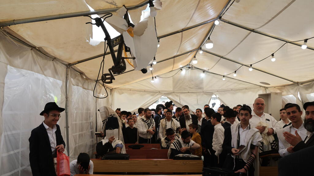 פגיעה בבית כנסת בבני ברק